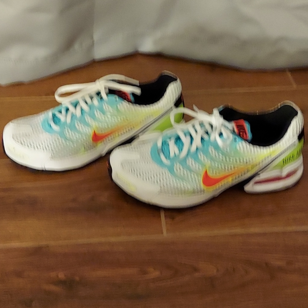 Nike Torch 4 Air Max Sneaker